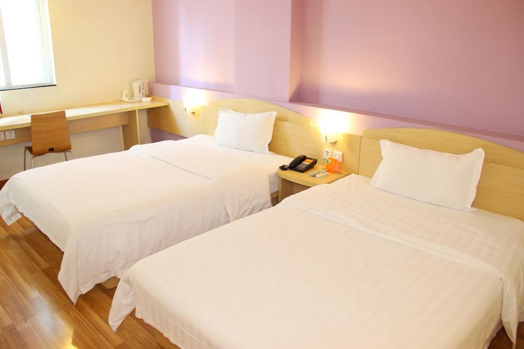 7Days Inn Jingmen Huyaguan Экстерьер фото