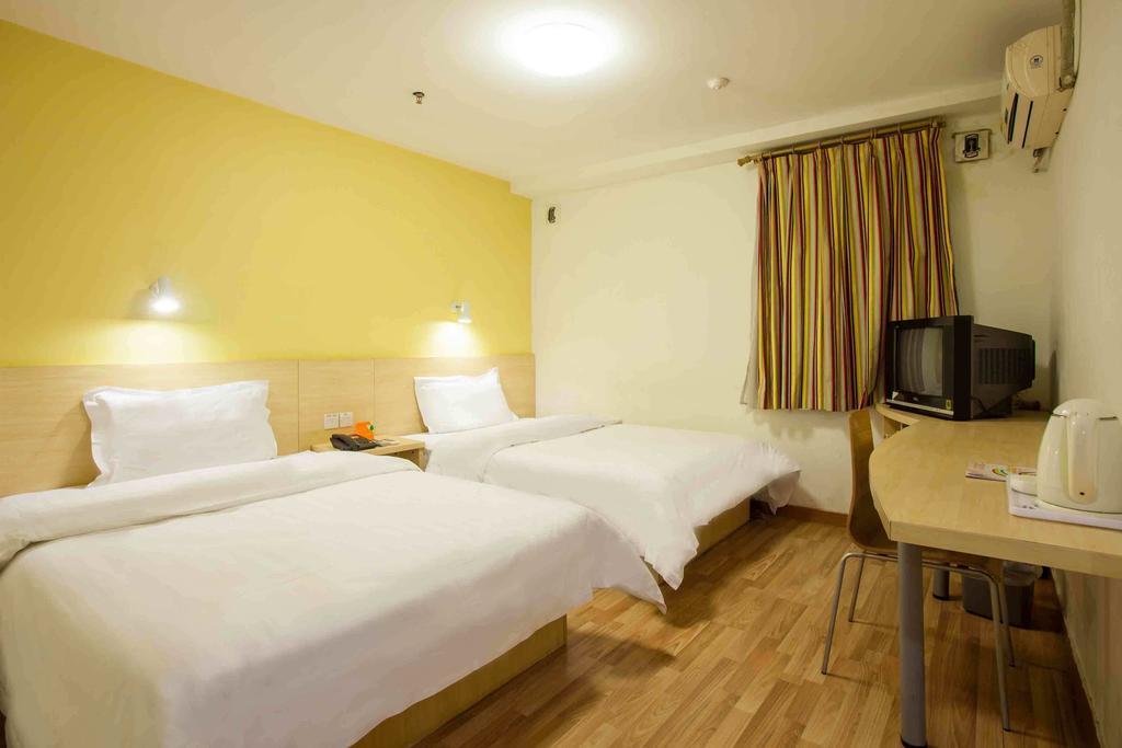 7Days Inn Jingmen Huyaguan Номер фото